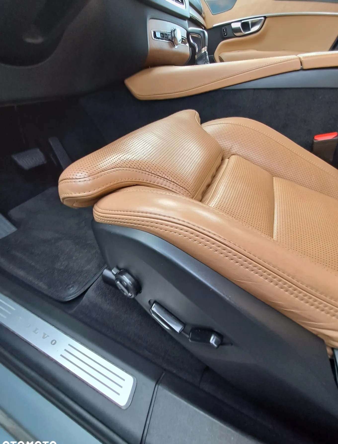 Volvo XC 90 cena 158670 przebieg: 229402, rok produkcji 2018 z Błonie małe 596
